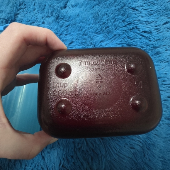 Tupperware Containers Set Of Two - Picture 5 of 6